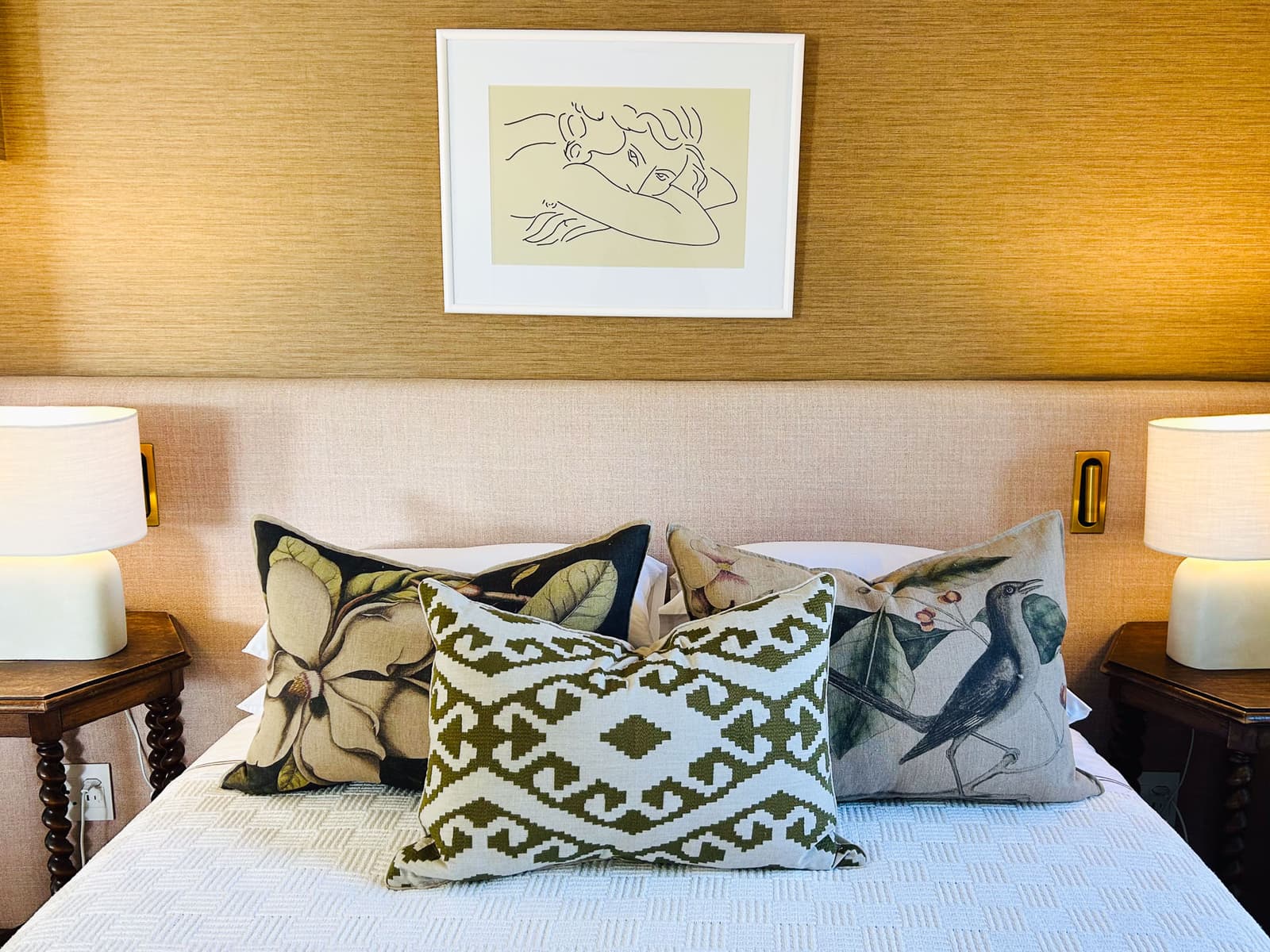 Bird on Linen cushion