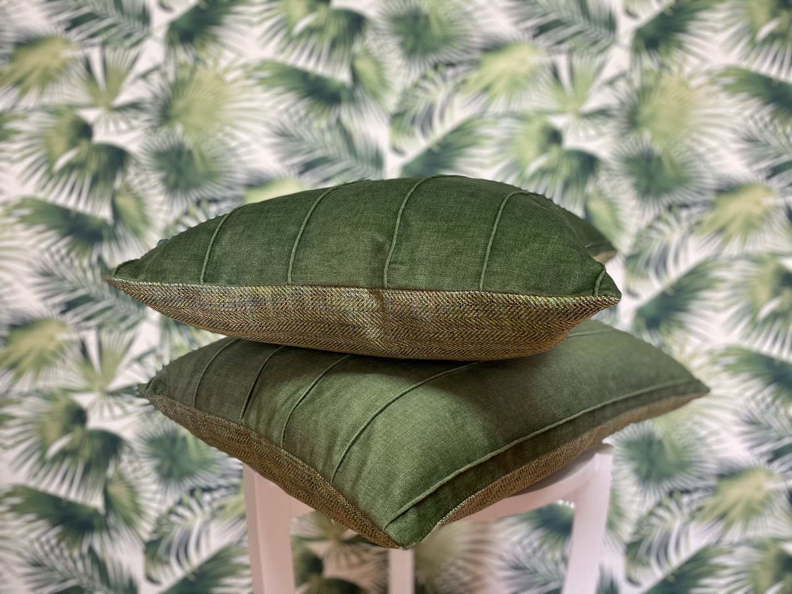 Green Velvet cushion view 7